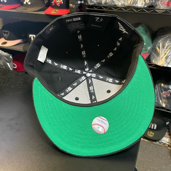 NEW ERA X PAPER PLANES - MLB - Chicago White Sox 59FIFTY Fitted Cap - Picture 9 of 9